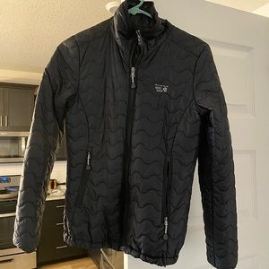 Women’s Mountain Hardwear stow away jacket